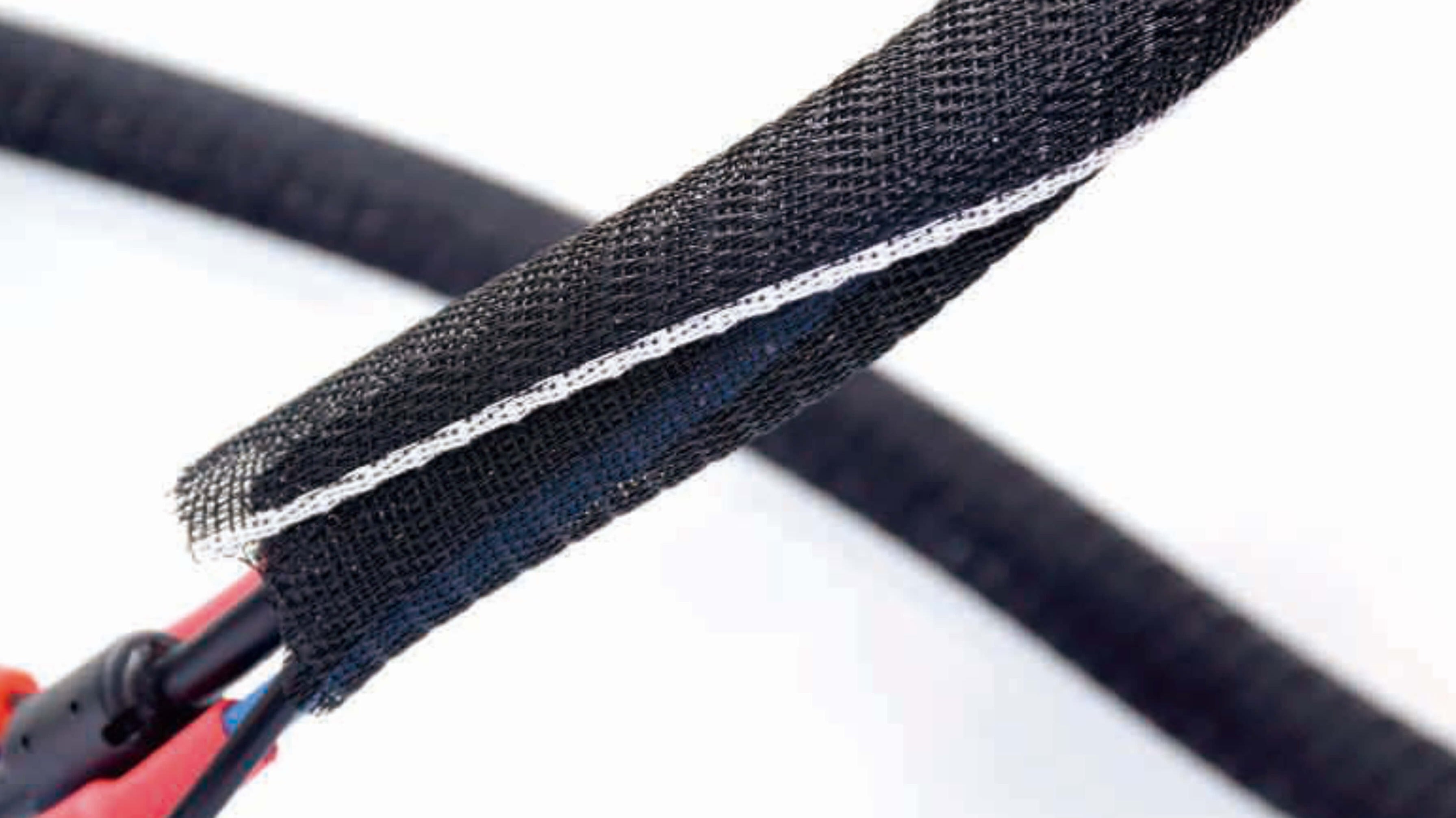 PET Rubber Wire Self-rolling Braided Sleeves